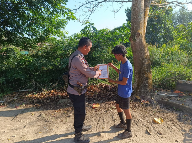 Tumbuhkan Kepedulian Terhadap Lingkungan Bhabinkamtibmas Desa Rambaian Berikan Sosialisasi Serta Edukasi Cegah Karhutla