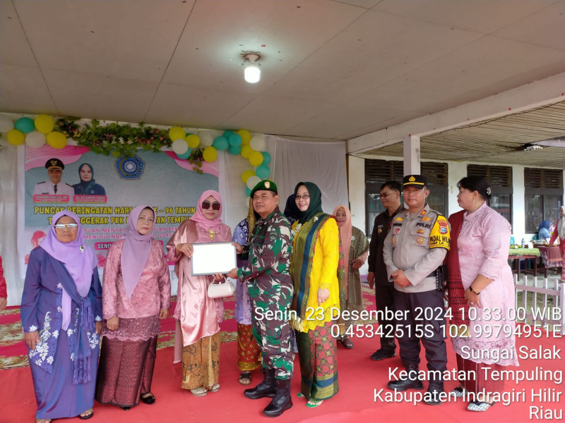 Danramil 03/Tempuling Bersama Ketua Persit Ranting 4 Hadiri Puncak Peringatan Hari Ibu Ke-96 Kecamatan Tempuling