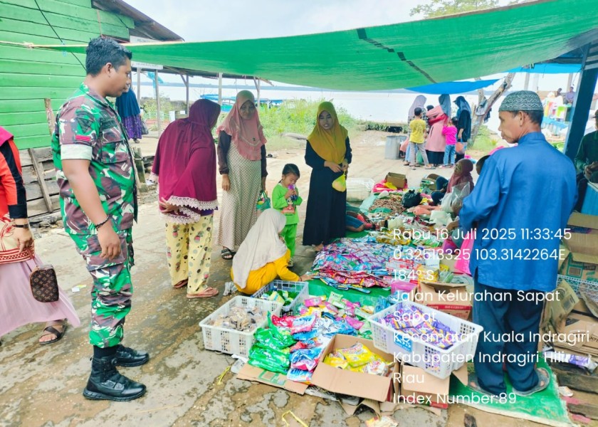 Melalui Komsos, Babinsa Koramil 04/Kuindra Berupaya Meningkatkan Kepedulian Masyarakat