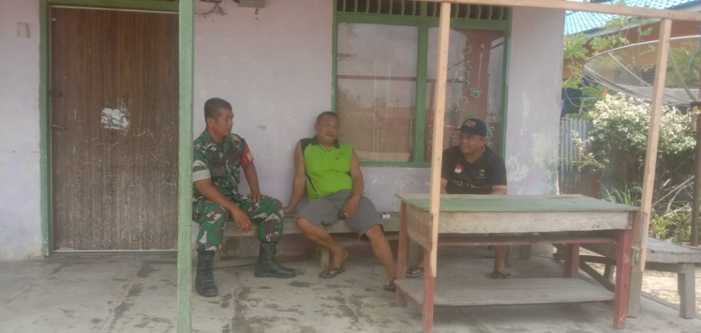 Bersama Perangkat Desa Masyarakat, Babinsa Koramil 09/Kmg Rutin Laksanakan Komsos di Binaan