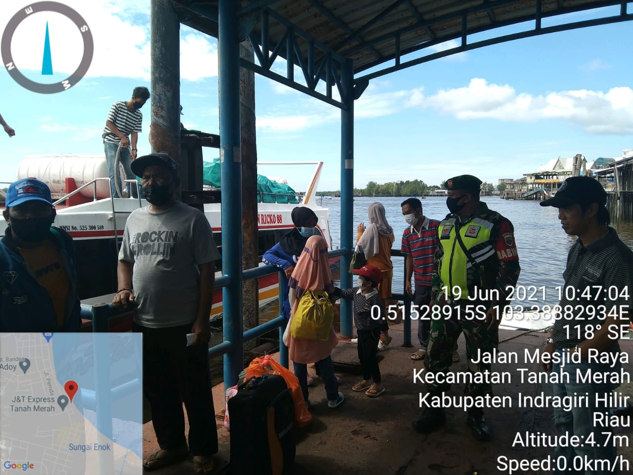 Babinsa Terus Monitoring Protokol Kesehatan di Pelabuhan Kecamatan Tanah Merah