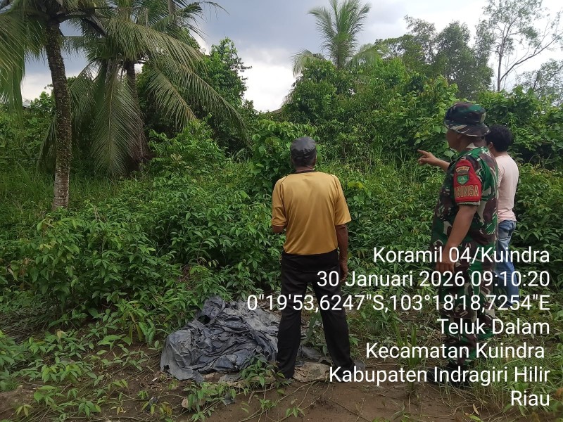 Babinsa Koramil 04/Kuindra Semakin Gencar Patroli Tapal Batas di Desa Teluk Dalam