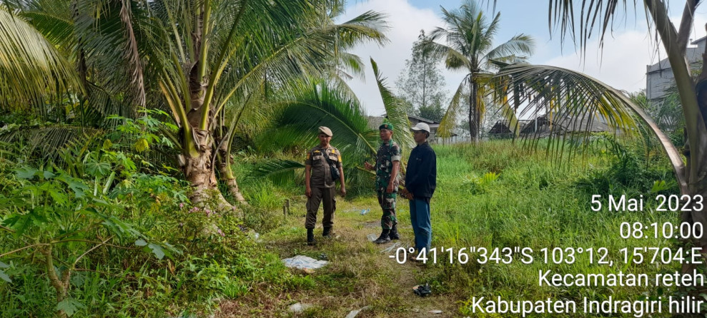 Babinsa Koramil 07/Reteh Tegakkan Patroli Karhutla di Binaan