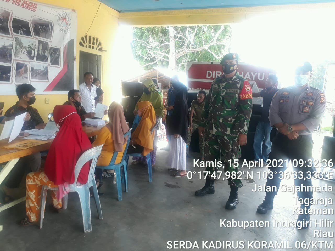 Babinsa Koramil 06/Kateman Terus Aktif Kawal Penyaluran Dana BST