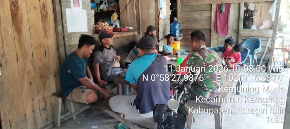 Babinsa Praka Rahmat Terus Tingkatkan Rasa Kekeluargaan dan Bina Hubungan Baik Antar Sesama