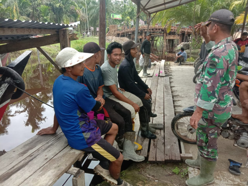 Dalam Mempererat Silaturahmi Antar Sesama, Babinsa Koramil 09/Kmg Terus Rutin Laksanakan Komsos