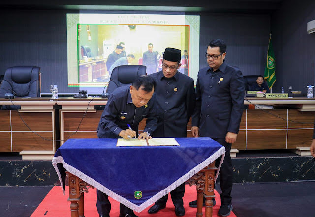 DPRD Gelar Paripurna Pengesahan APBD Perubahan 2023 Kepulauan Meranti
