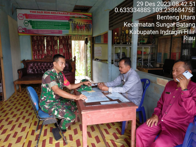 Tingkatkan Sinergitas, Koramil 07/Reteh Jaga Hubungan Baik Bersama Aparatur Kelurahan