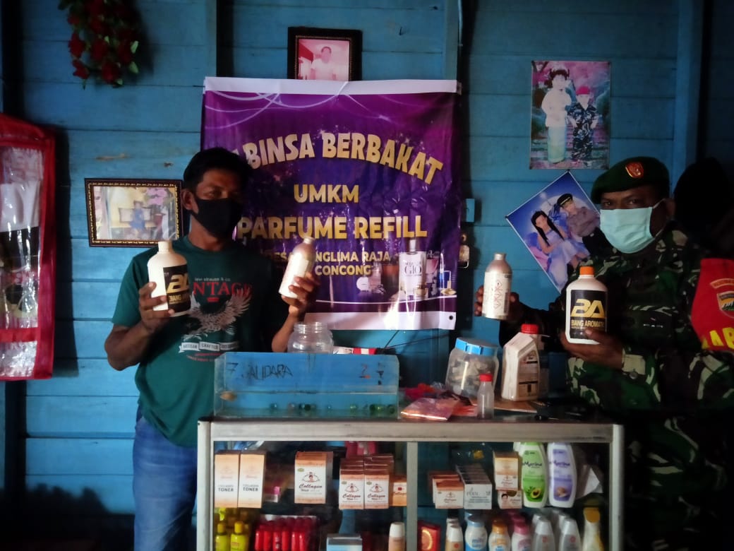 Tingkatkan Ekonomi Masyarakat, Koramil 04/Kuindra Berikan Bantuan Modal Usaha