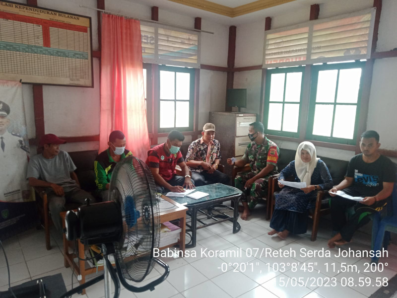 Bangun Sinergitas Bersama Serda Johansah dan Aparatur Desa