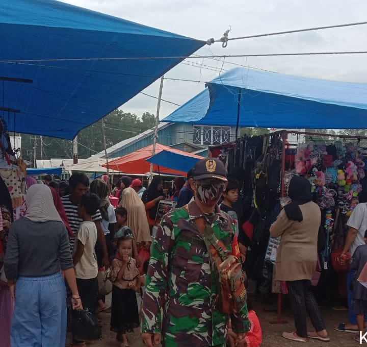 Babinsa Tegakkan Protkes Sungai Bela Jelang Lebaran