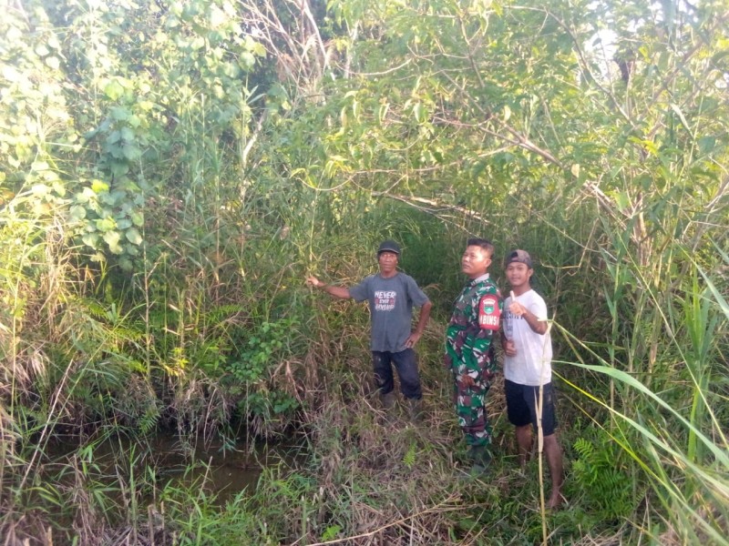 Pasca Idul Fitri, Babinsa 03/Tempuljng, Patroli Tapal Batas Amankan Wilayah dari Ancaman Karhutla