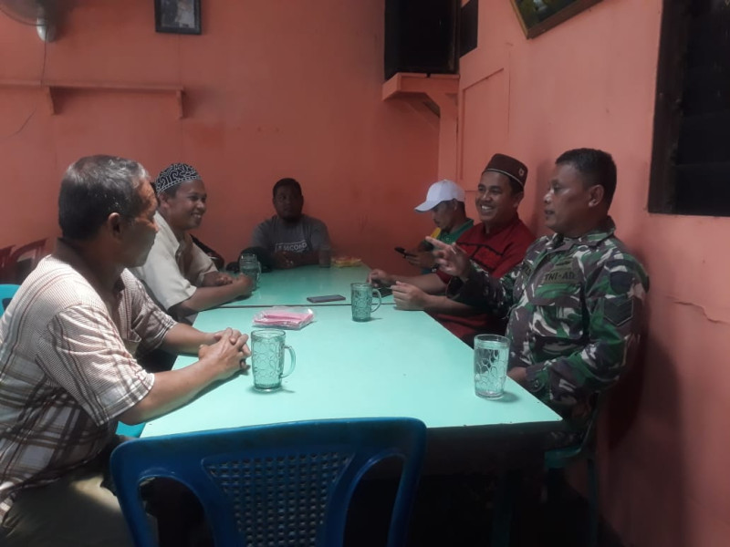 Komsos Babinsa Koramil 05/GAS Menghimbau Agar Tidak Ada Yang Membakar Lahan Sembarangan