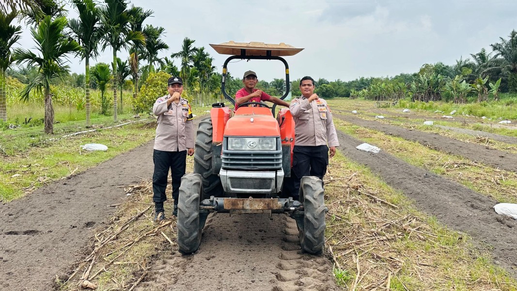 Polsek Koto Gasib dan Kelompok Tani membuka lahan baru untuk Ketahanan Pangan