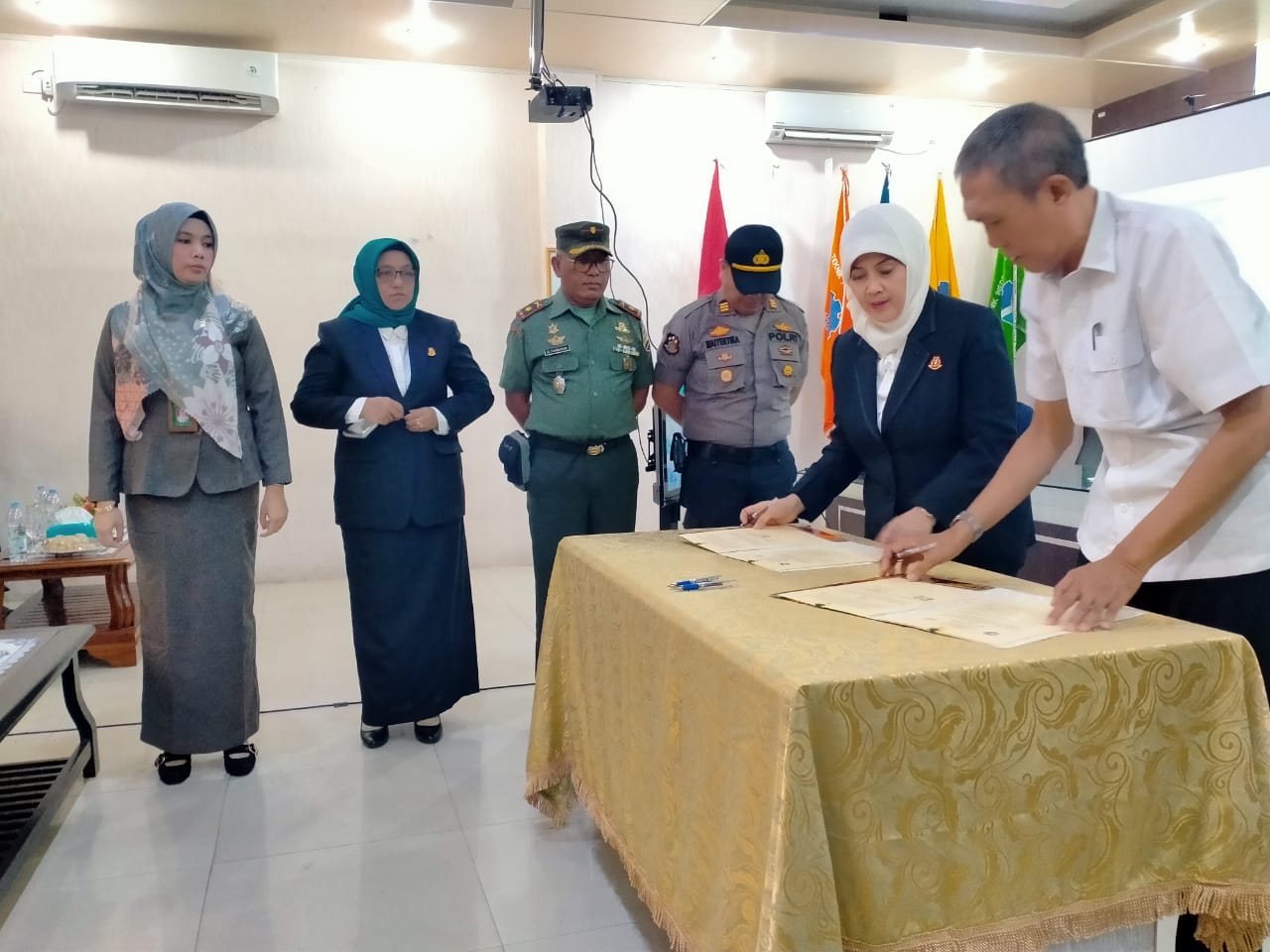 Kajati Riau Dan Politeknik Negeri Bengkalis Teken MoU