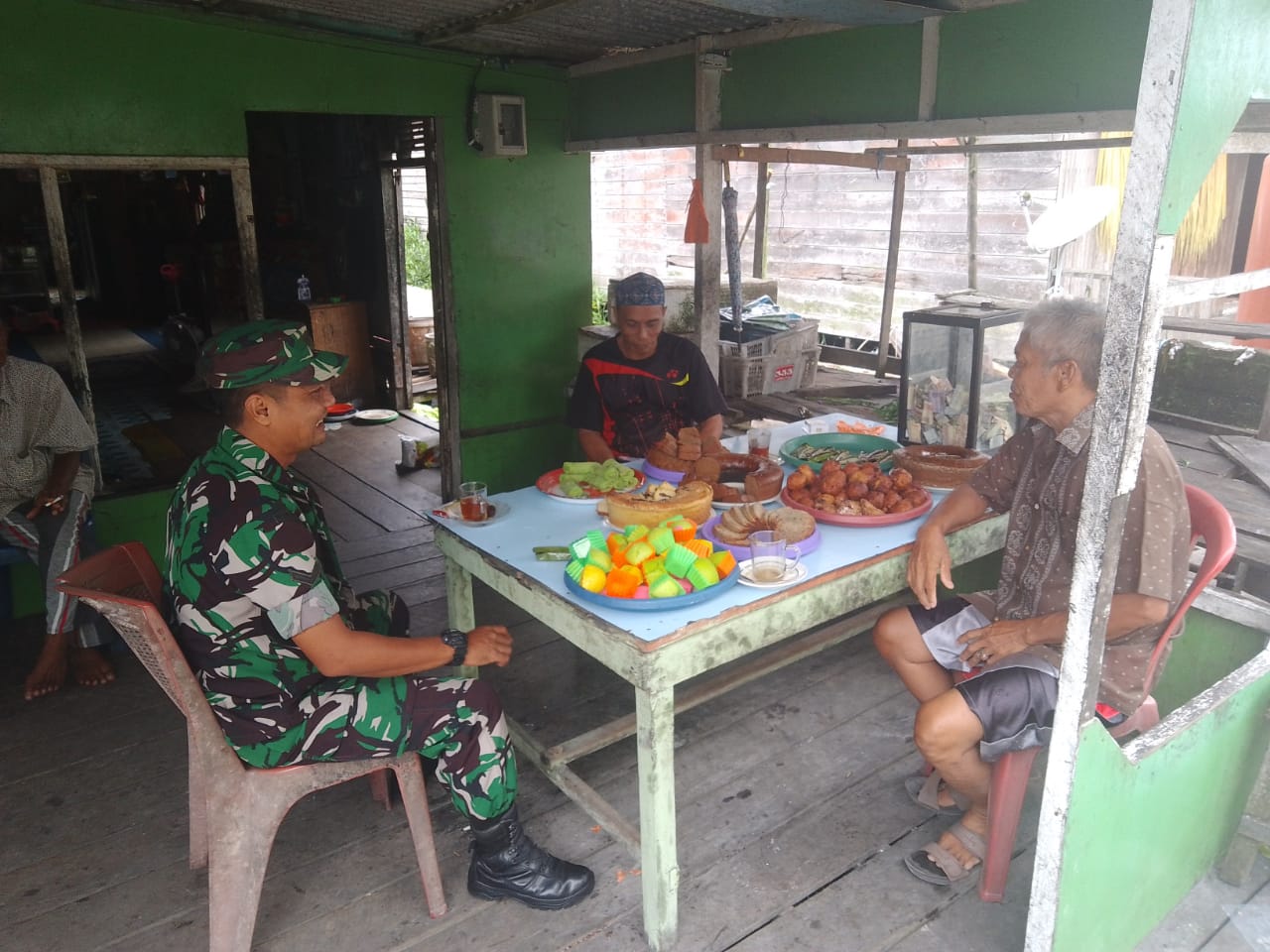 Babinsa Koramil 04/Kuindra Himbau Untuk Saling Tolong Menolong Antar Sesama