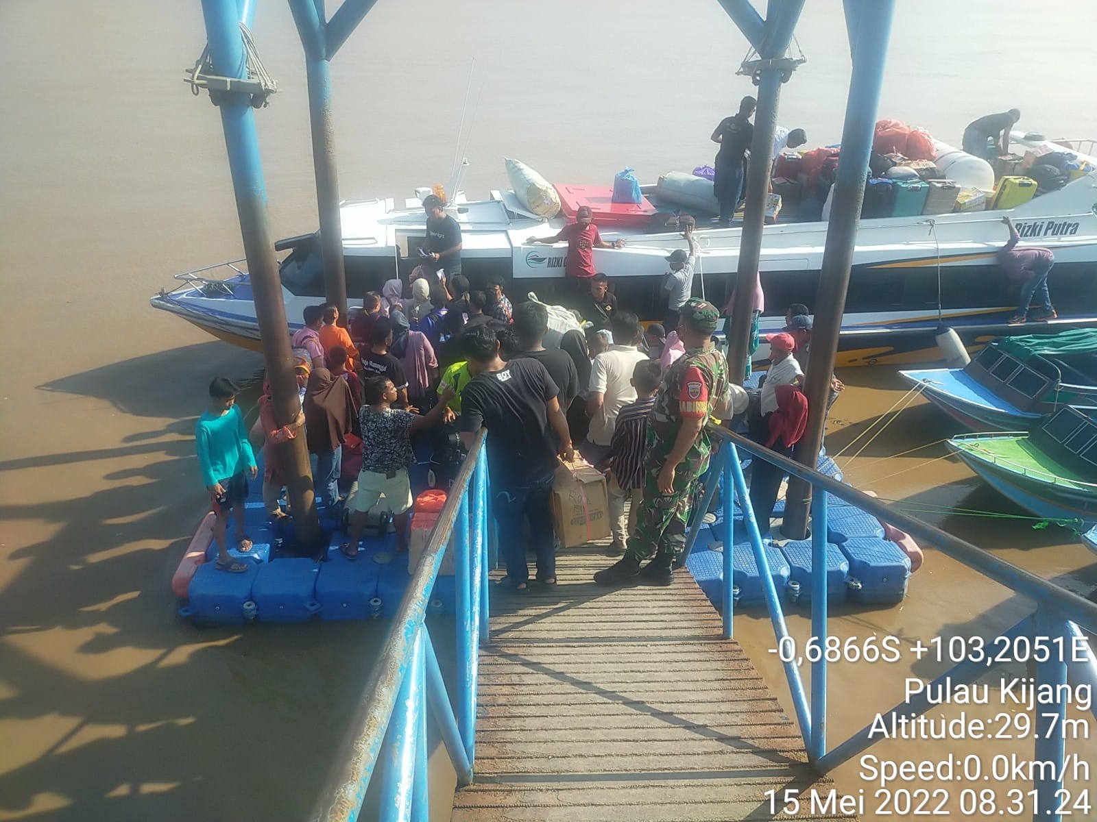 Posko Penegakan Displin Prokes di Pelabuhan LKMD Oleh Koramil 07/Reteh