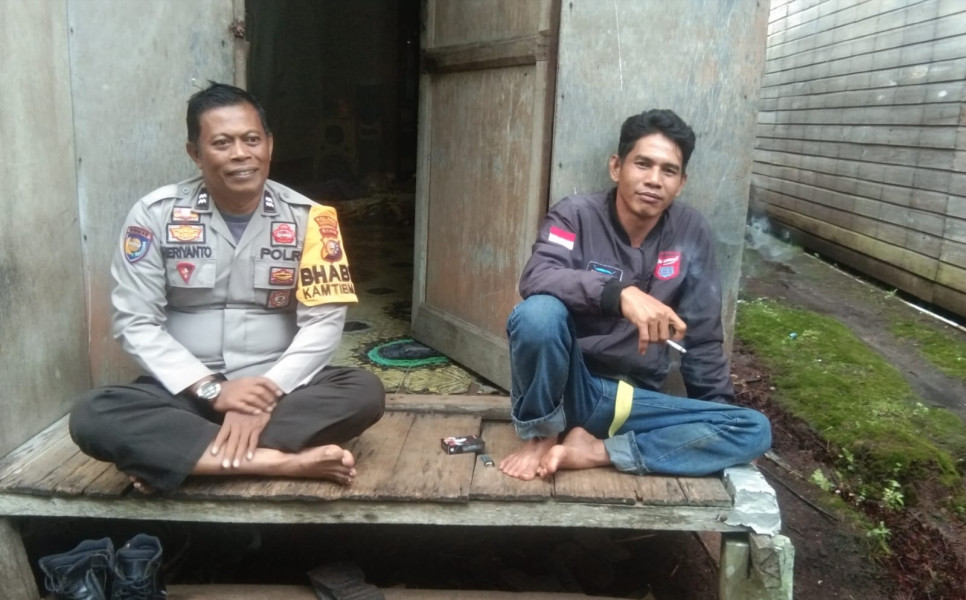 Bhabinkamtibmas Desa Teluk Merbau Aiptu Heriyanto Rutin Laksanakan Sambang Terhadap Masyarakat