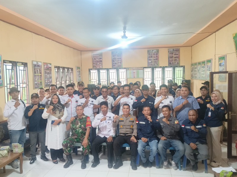 Kapolsek Kempas bersama Forkopimcam Rapat Koordinasi Pemantapan terkait Distribusi Logistik Pemilu 2024