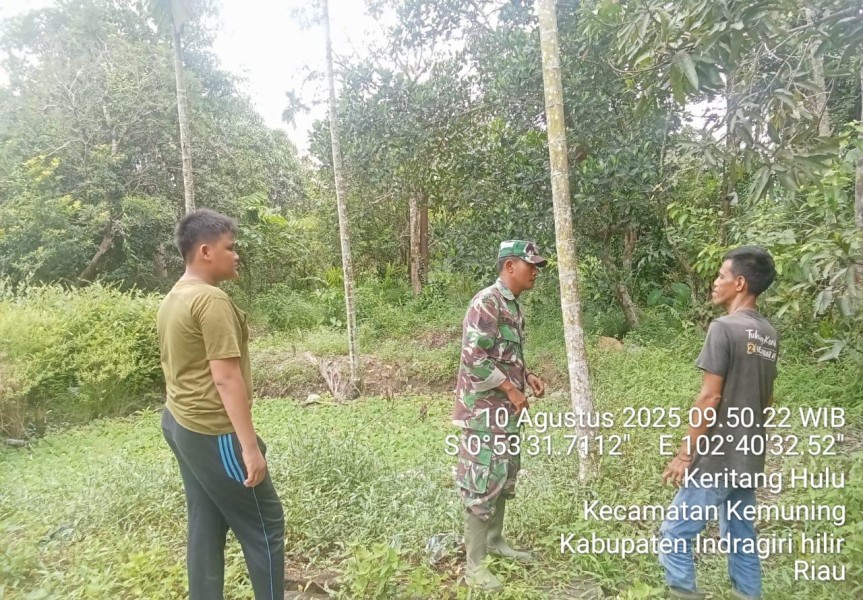 Kegiatan Patroli Karhutla Babinsa Koramil 09/Kemuning di Desa Keritang Berjalan Lancar dan Efektif