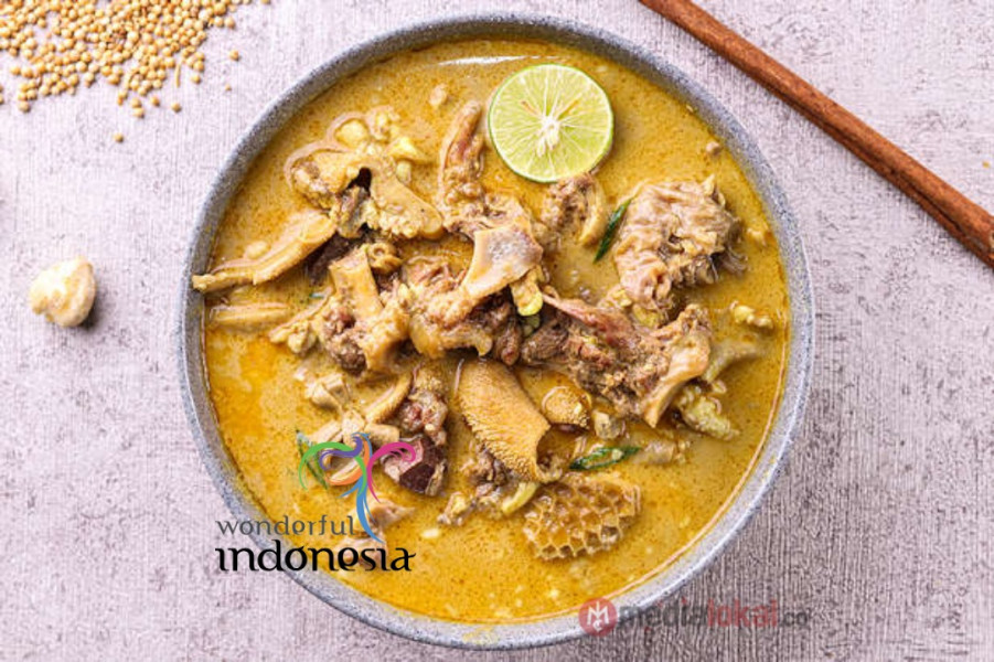 Dimomen Idul Adha, Nikmatnya Menyantap Gulai Kambing Khas Jawa
