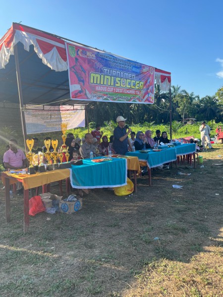 Berlangsung Meriah, Turnamen Mini Soccer Kadus Cup I Desa Kemuning Tua Resmi Berakhir Berlangsung Meriah, Turnamen Mini Soccer Kadus Cup I Desa Kemuning Tua Resmi Berakhir