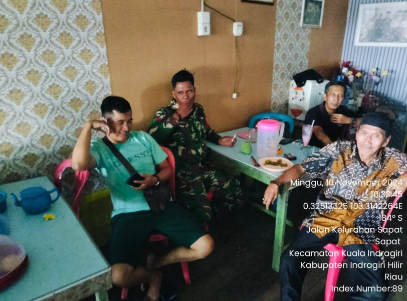 Babinsa Praka Adzan Niko Giat Komsos Guna Jalin Kedekatan Antar Sesama