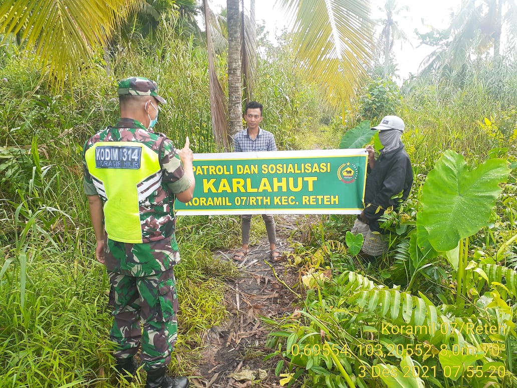 Kopda Darwis Lakukan Patroli dan Sosialisasi Karhutla Diwilayah Binaan