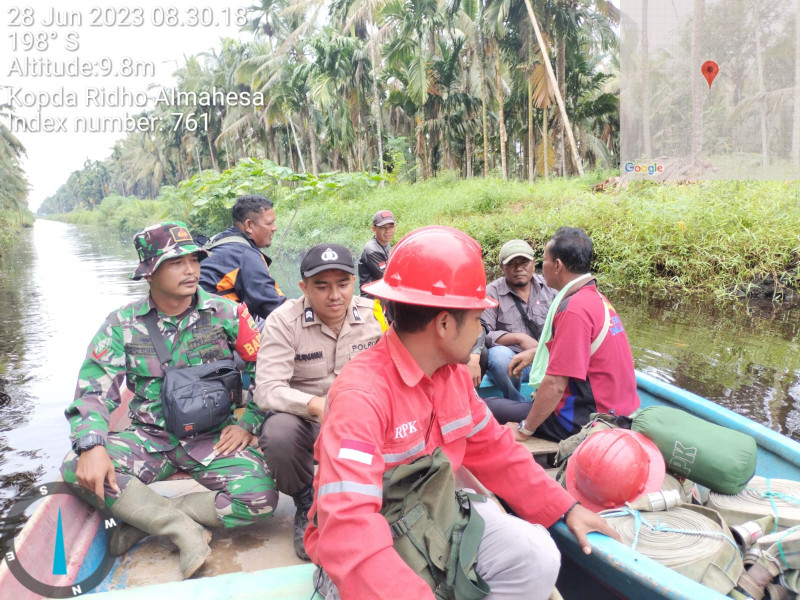 Bhabinsa Koramil 05/GAS Kopda Ridho Almahesa Lakukan Patroli Karlahut di desa Binaan
