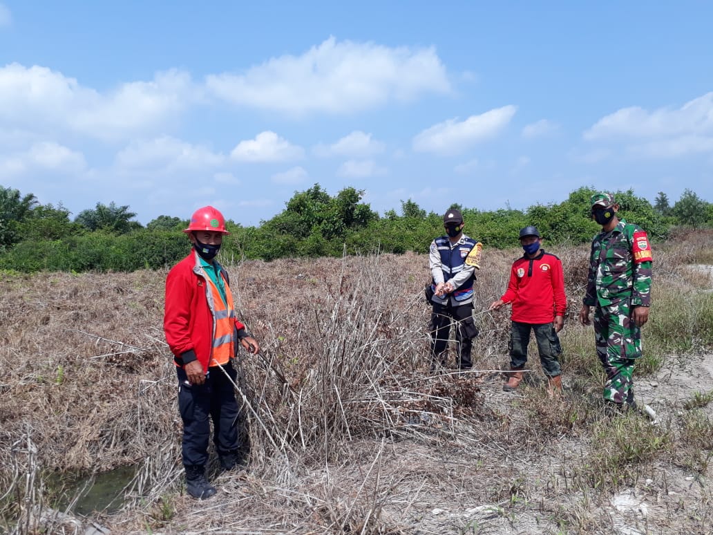 Babinsa Koramil 03/Siak Aktif Laksanakan Patroli dan Sosialisasi Pencegahan Karhutla