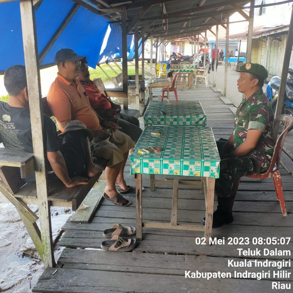 Babinsa Koramil 04/Kuindra Saling Bersilaturahmi Antar Sesama