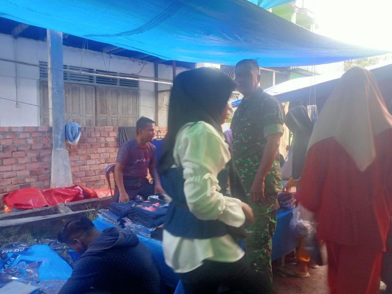 Babinsa Koramil 09/Kemuning Himbau Jaga Keamanan Pada Saat Mau Lebaran