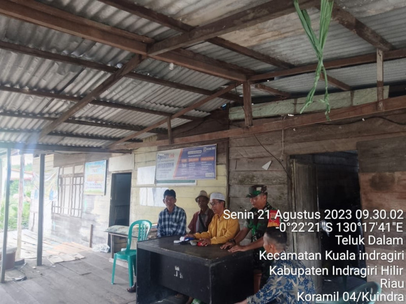 Berikan Pengetahuan Sejarah Perjuangan, Babinsa Koramil 04/Kuindra Jalin Komsos Dengan Warga Setempat