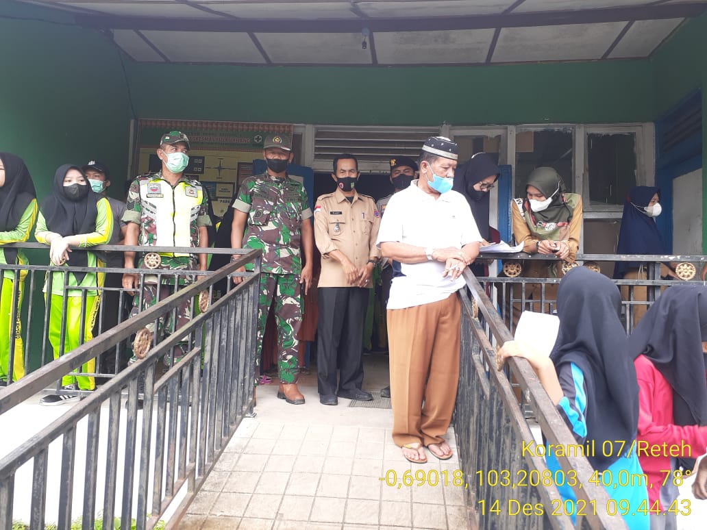 Bantu Percepatan Vaksin, Danramil 07/Reteh Turun Langsung Kelapangan