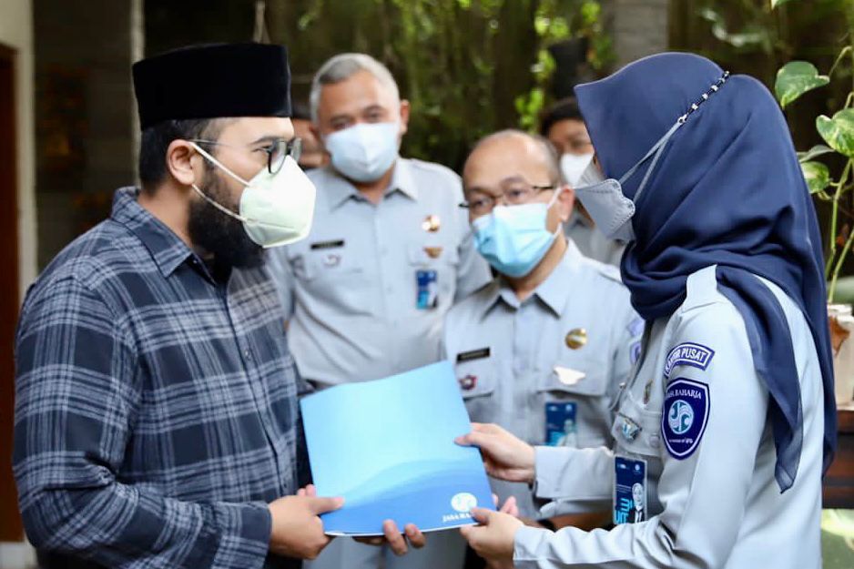 Ahli Waris Korban Kecelakaan Kendaraan Dinas Bakamla Terima Santunan Jasa Raharja