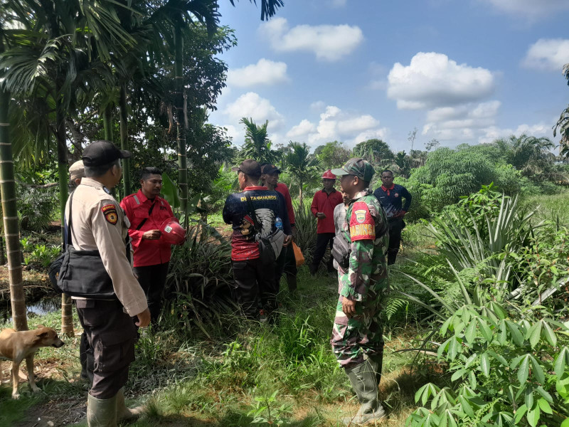 Babinsa 05/Gas Serda Ricky Lakukan Patroli Karlahut Di Wilayah Desa Binaan