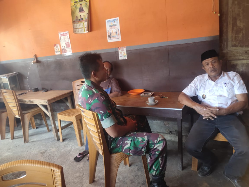 Babinsa Kopda Irawan Jalin Silaturahmi dan Kedekatan Dengan Warga