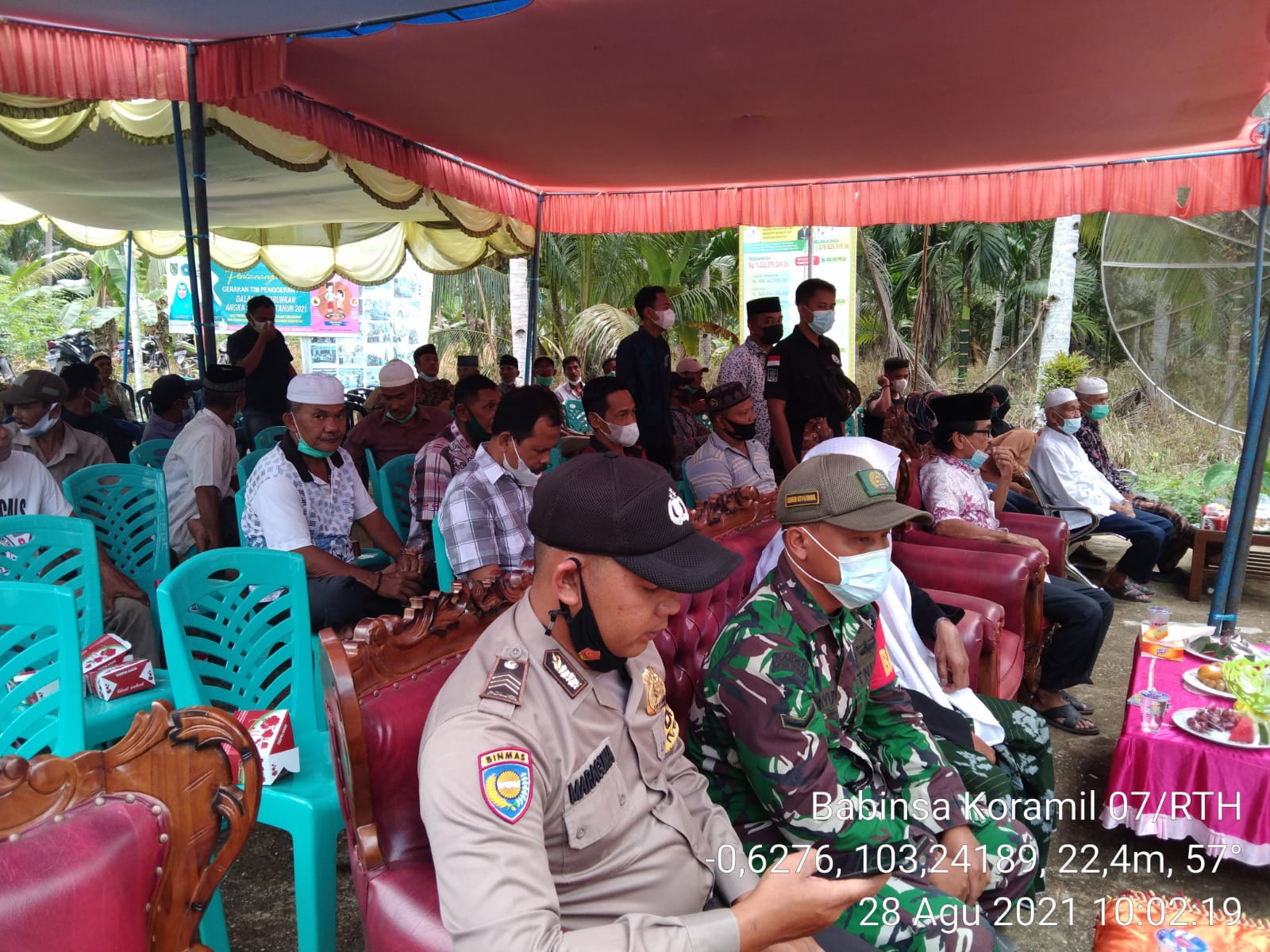 Hadiri Reses Anggota DPRD, Babinsa 07/Reteh Himbau Warga untuk Patuhi Protkes