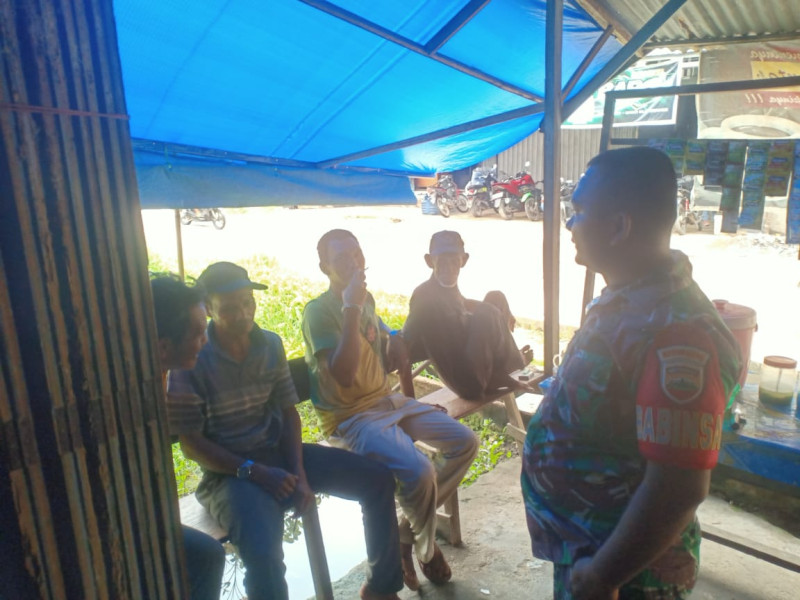 Dengan Komsos, Babinsa Serka Ferry Barus Bangun Kerjasama yang Erat