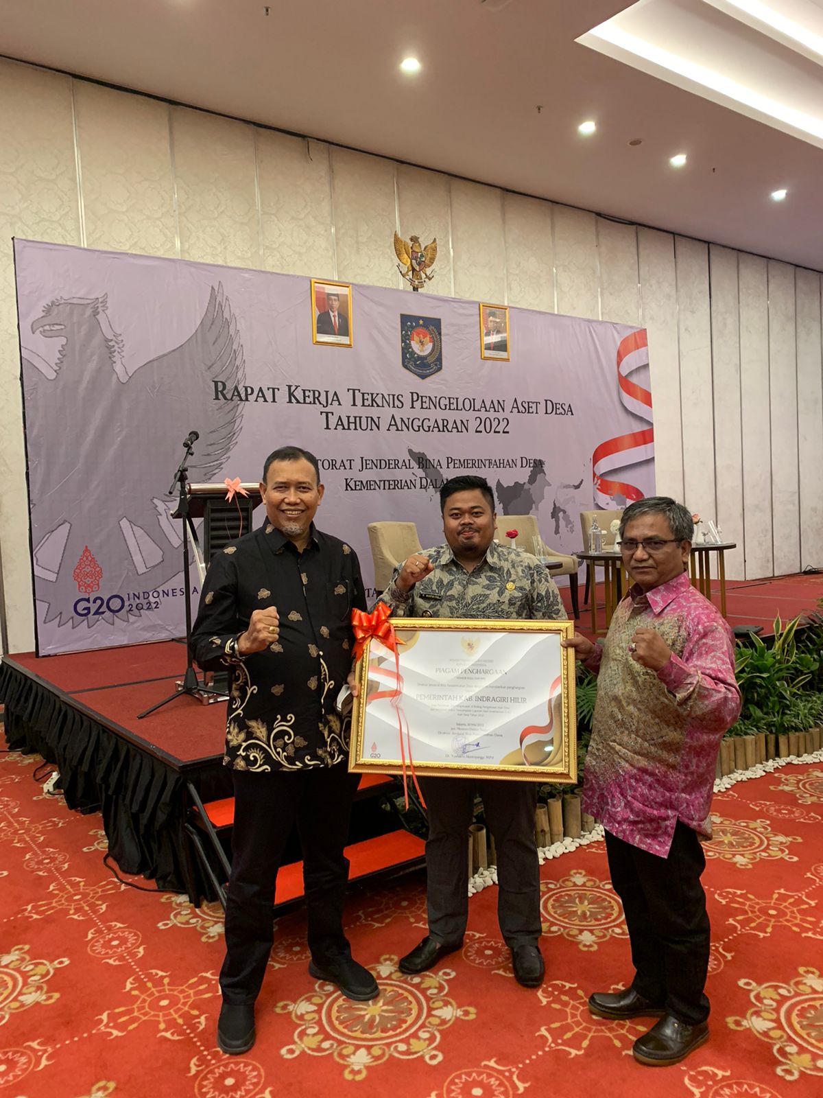 Membanggakan, Pemdes Kalumpang Kecamatan GAS Raih Penghargaan Dari Kementerian Dalam Negeri