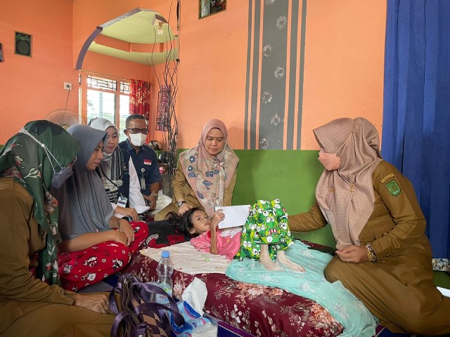 Dinsos Inhil Bersama K3S Lakukan Penyerahan Bantuan Dana Rujukan