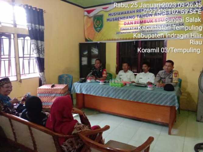 Babinsa Koramil 03/Tpl Menghadiri Musrenbang T.A 2024 Dan Rembuk Stunting Tingkat Kelurahan Sungai Salak