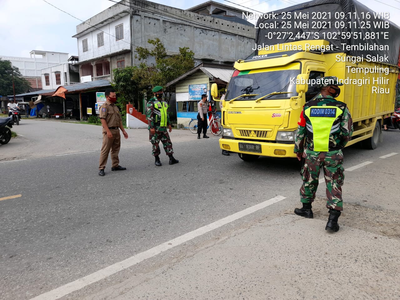Pasca Lebaran, Babinsa Koramil 03/Tempuling Terus Aktif Lakukan Penegakan Protokol Kesehatan