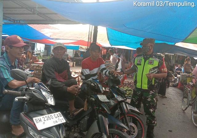 Sertu Mistar Babinsa 03/Tpl Laksanakan Patroli Diwilayah Pasar Sungai Salak