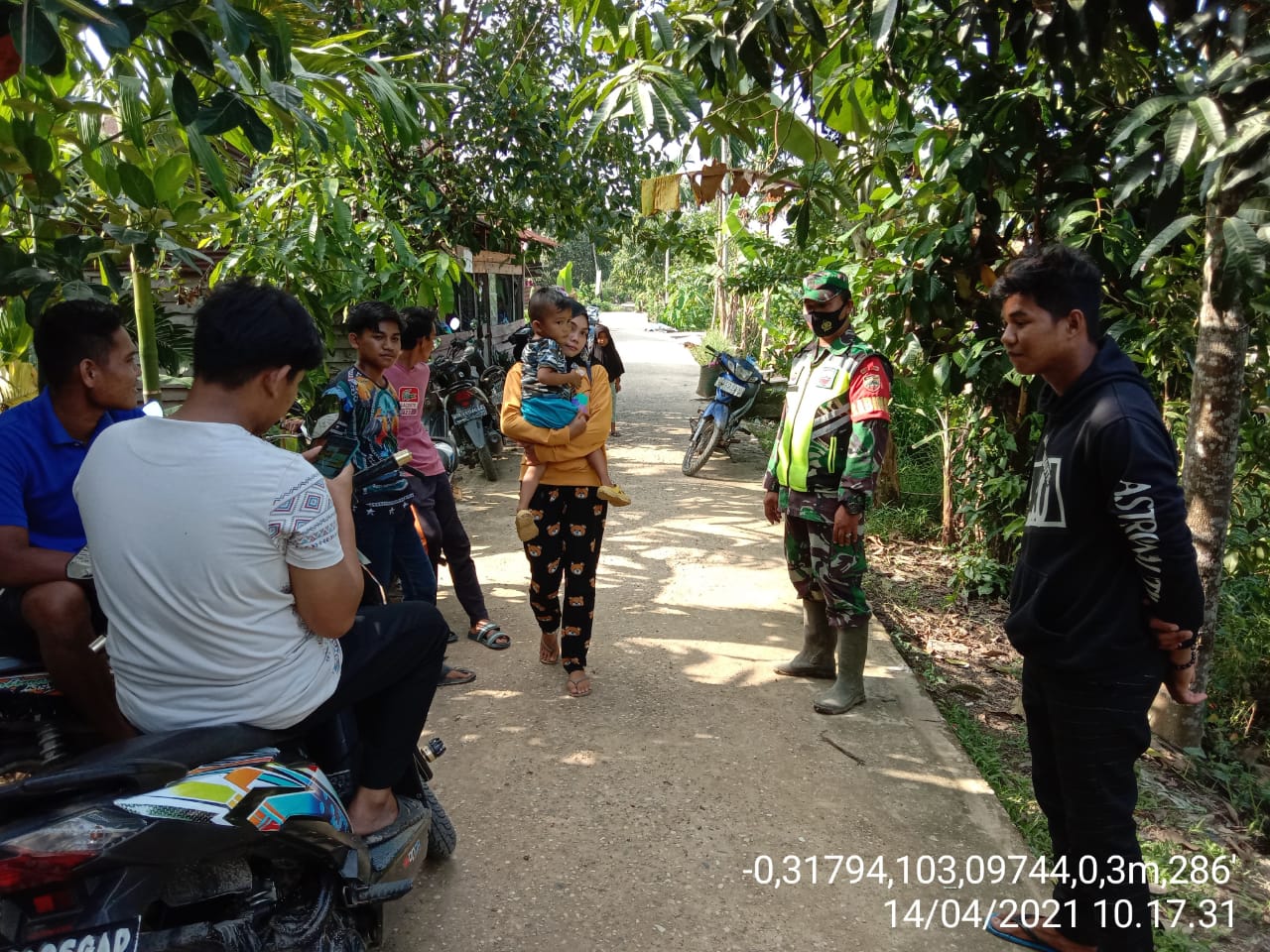 Babinsa Koramil 12/Batang Tuaka Gencarkan Penegakan Disiplin