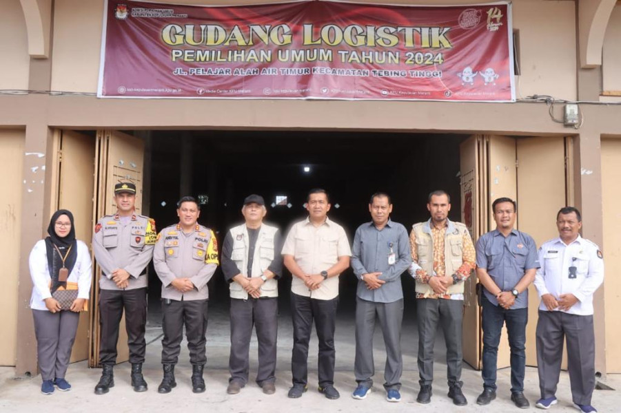 Direktur Intelkam Polda Riau Bersama Kapolres Lakukan Pengecekan Gudang Logistik Pemilu di Kepulauan Meranti