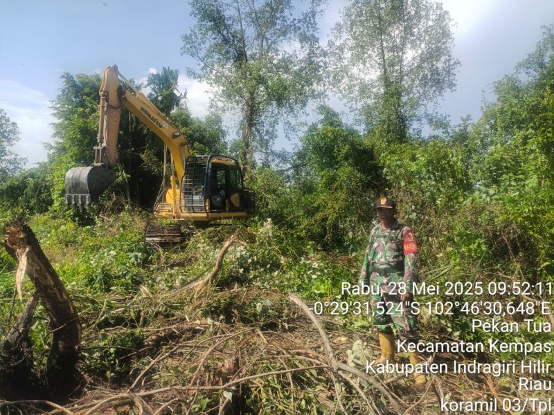 Babinsa Koramil 03/Tpl Dampingi Giat Oplah di Desa Harapan Jaya