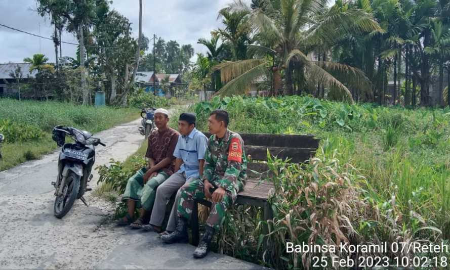 Sertu Yadi Yanto Bangun Hubungan Baik Melalui Komsos