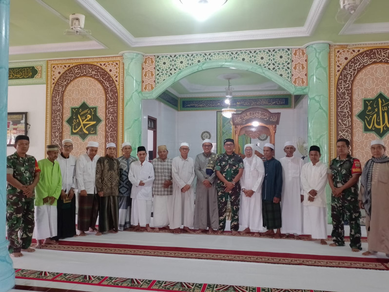 Ciptakan Keharmonisan, Danramil 04/Kdr Kapten Czi John Kenedi Laksanakan Safari Shalat Jum'at