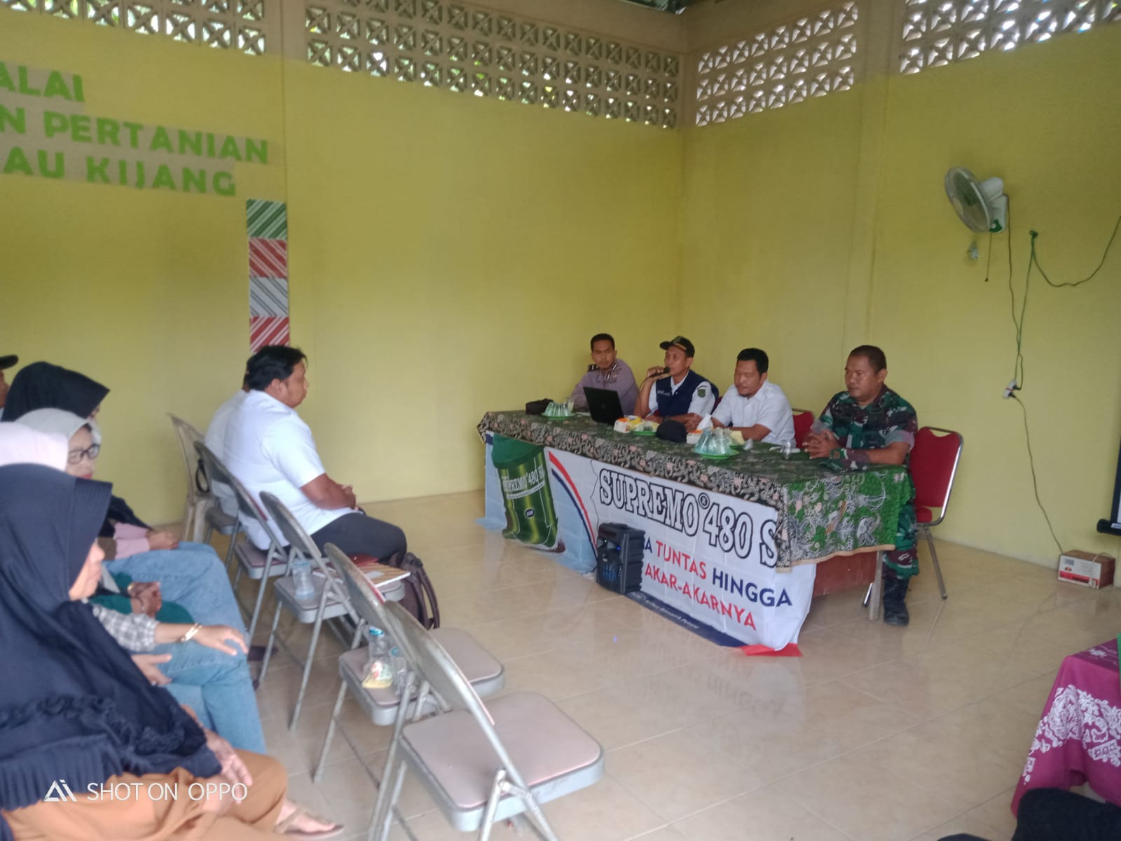 Kegiatan Diklat Tematik Untuk Pembuatan Ecoenzim dan Organik Dihadiir Oleh Babinsa Koramil 07/Reteh